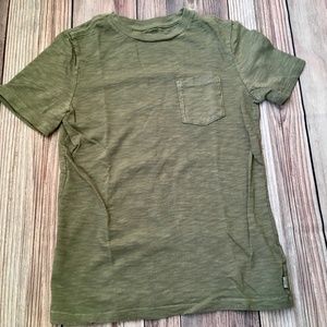 Gap Kids Boys Pocket Tee Shirt in Olive Green